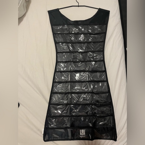 UMBRA Little Black Dress Jewelry Organizer. - Picture 8 of 10